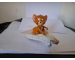 Boneco MC Jerry no Avi�o