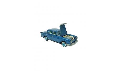 Jap�o Carro Mercedes Benz de Lata