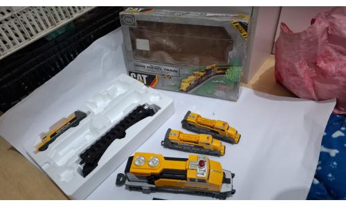 Trem CAT Iron Diesel Train