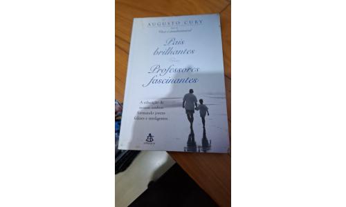 Livro Pais Brilhantes, Professores Fascinantes