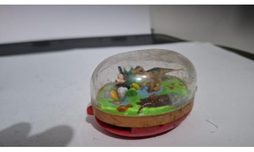 Mickey Fugindo Dinossauro