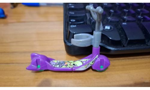 2015 kinder Ovo Patinete