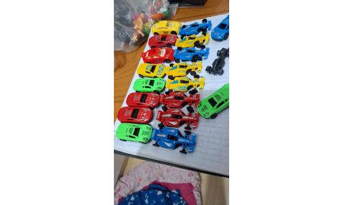19x Carrinhos Plasticos