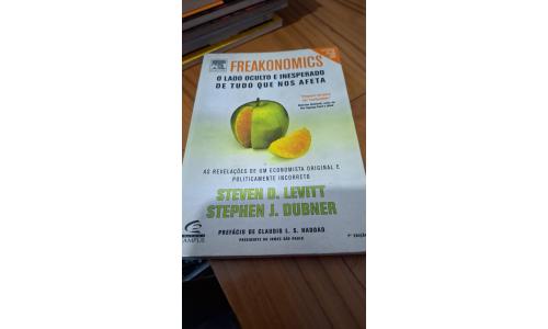 Livro Freakonomics. O Lado Oculto E Inesperado De Tudo Que Nos Afeta