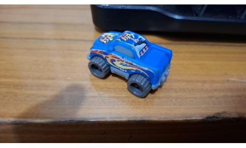 2016 Kinder Ovo Sprinty Cars Azul