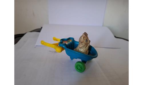 Carrinho de M�o com Cachorro
